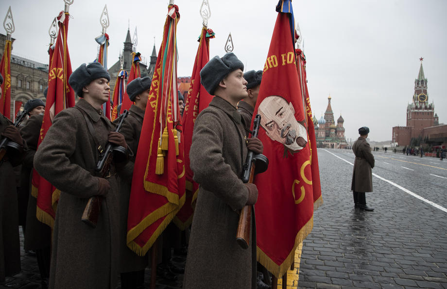 Defilare militară impresionantă în Piața Roșie. Rușii au reconstituit faimoasa paradă din noiembrie 1941, decisivă în Bătălia Moscovei