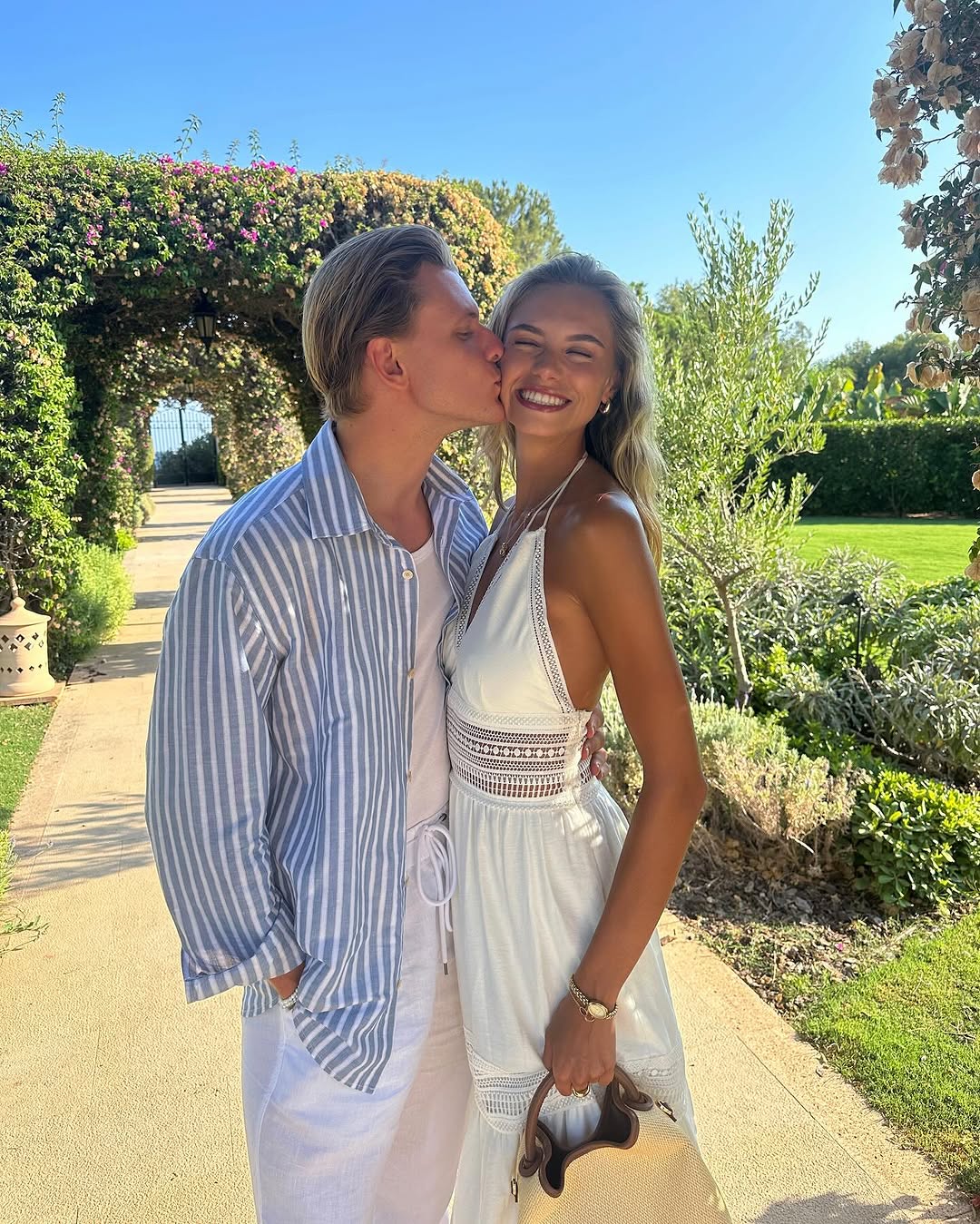 Cum a apărut pe Instagram tânăra care are voie să-l vadă oricând pe Michael Schumacher. Poza cu Laila Hasanovic a adunat sute de mii de like-uri