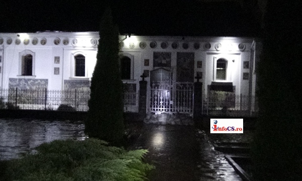 Inundații în Caraș-Severin. Zeci de gospodării au fost inundate