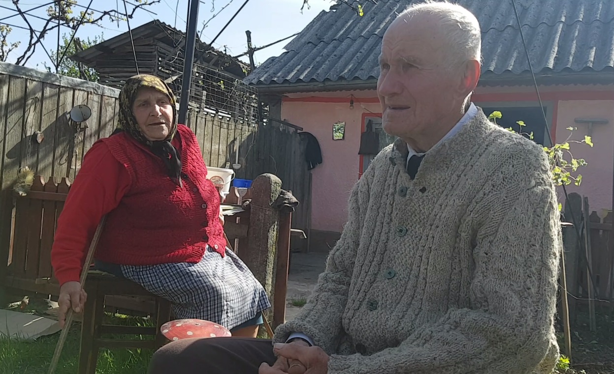 VIDEO/Amintiri din vremuri de război: foamete, bombardamente și frică. Cum au fost evacuați oamenii din Timișești