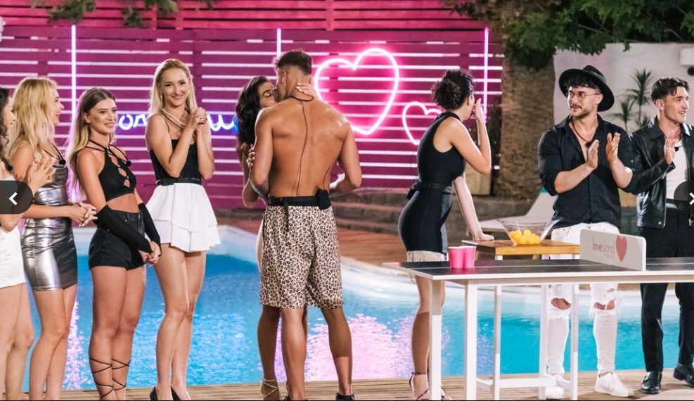 Cine este Nargi de la „Love Island România”. S-a sărutat cu doi concurenți încă din prima ediție a emisiunii
