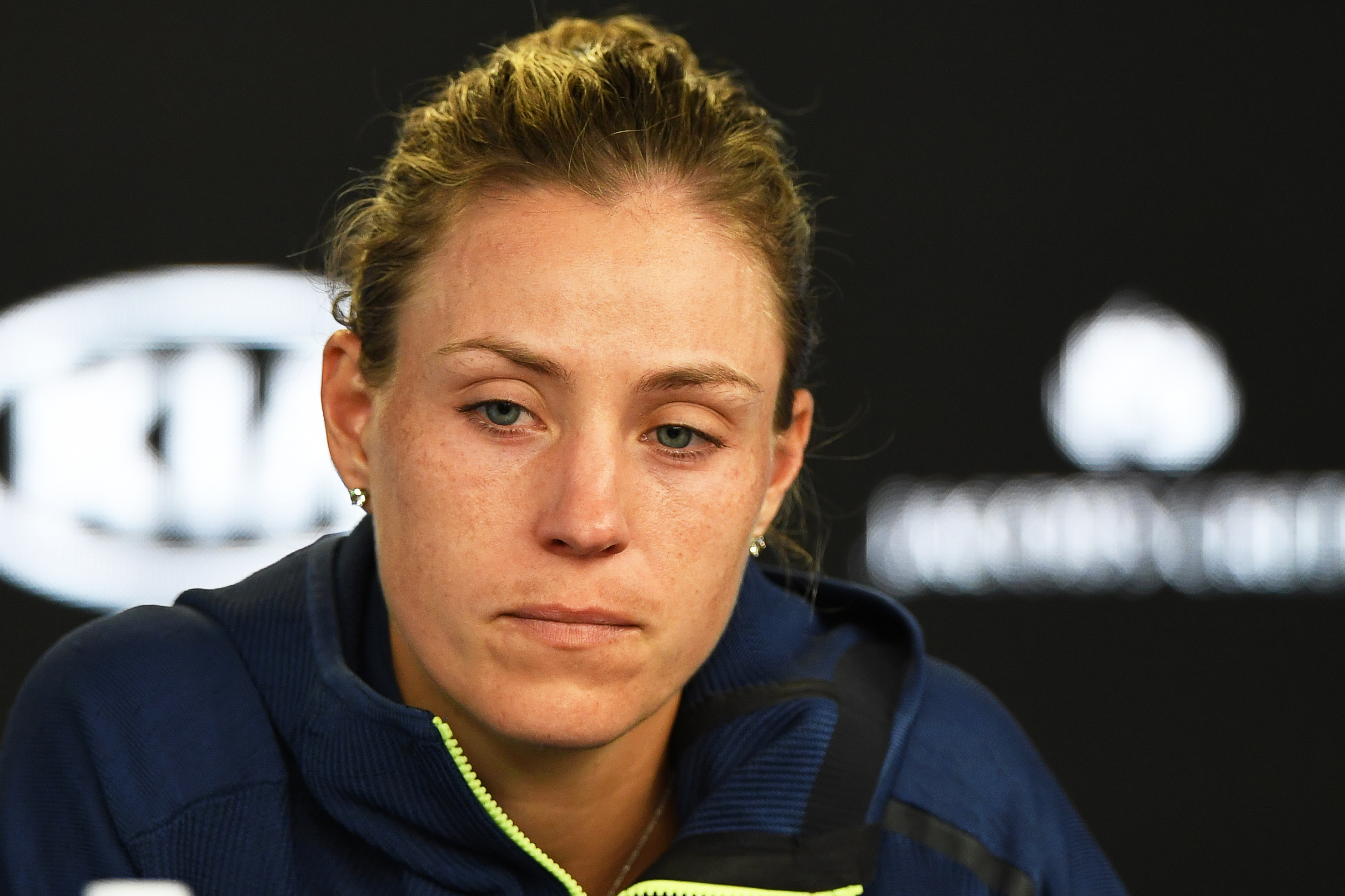Angelique Kerber a plâns la conferința de presă, după înfrângerea din meciul cu Halep: ”Simona a jucat bine, nu am putut face nimic” | GALERIE FOTO&VIDEO