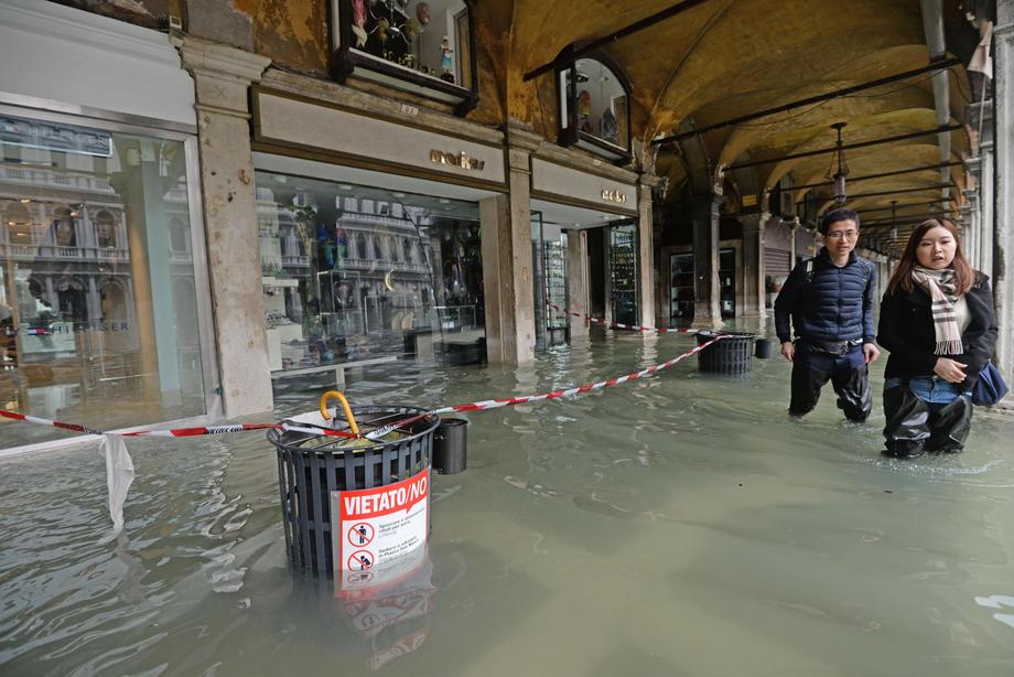 Stare de urgență în Veneția în urma inundațiilor. Premierul Italiei: „O lovitură în inima țării”