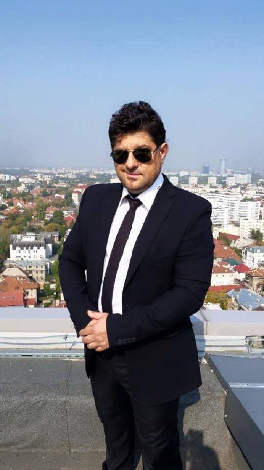 Tavi Colen a întors un avion la sol la scurt timp după decolare. Ce s-a întâmplat în aeronavă: „I-am luxat mâna unei stewardese”