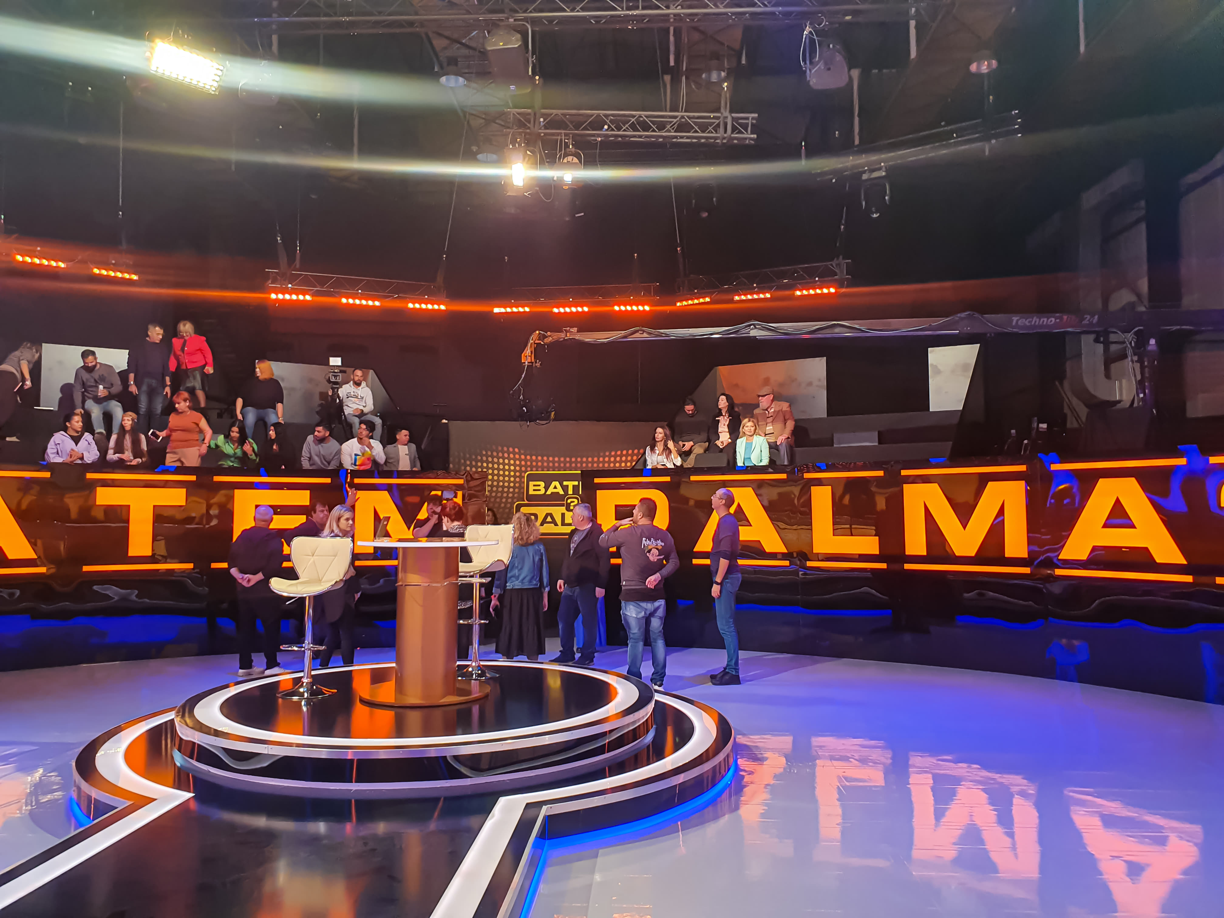Cum e în platoul și în culisele „Batem palma?”, emisiunea care va începe la Pro TV. Cosmin Seleși: „Acest show e altceva și eu garantez că o să facă audiență” - EXCLUSIV