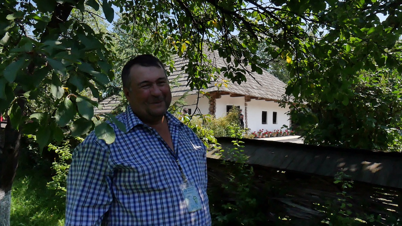 VIDEO/ Chinezii care au plâns când au vizitat bojdeuca lui Creangă din Humulești: ”Ne-am săturat să stăm la înălțimi”