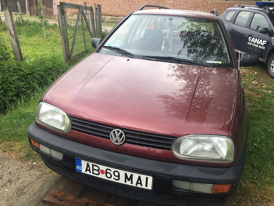 Mașina scoasă la vânzare de ANAF la prețul unui telefon mobil