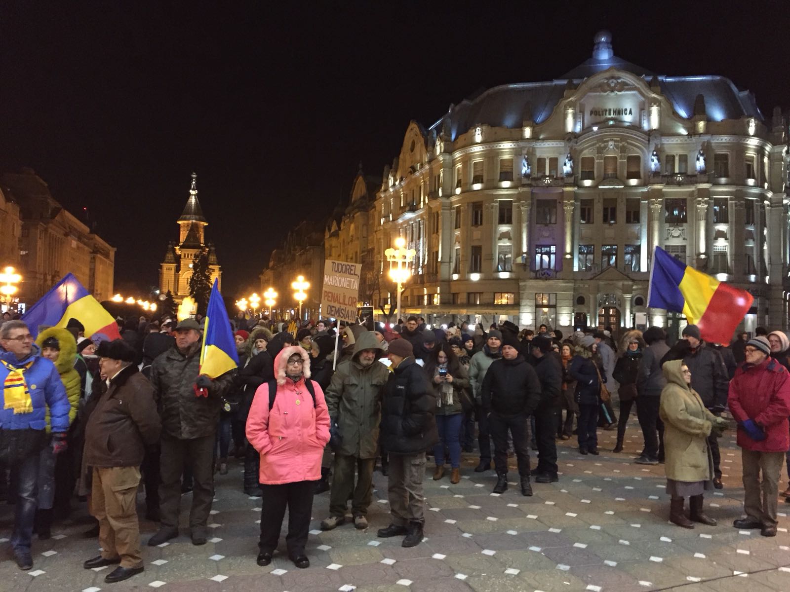 UPDATE / Proteste în București și mai multe orașe din țară. Oamenii cer demisia lui Tudorel Toader
