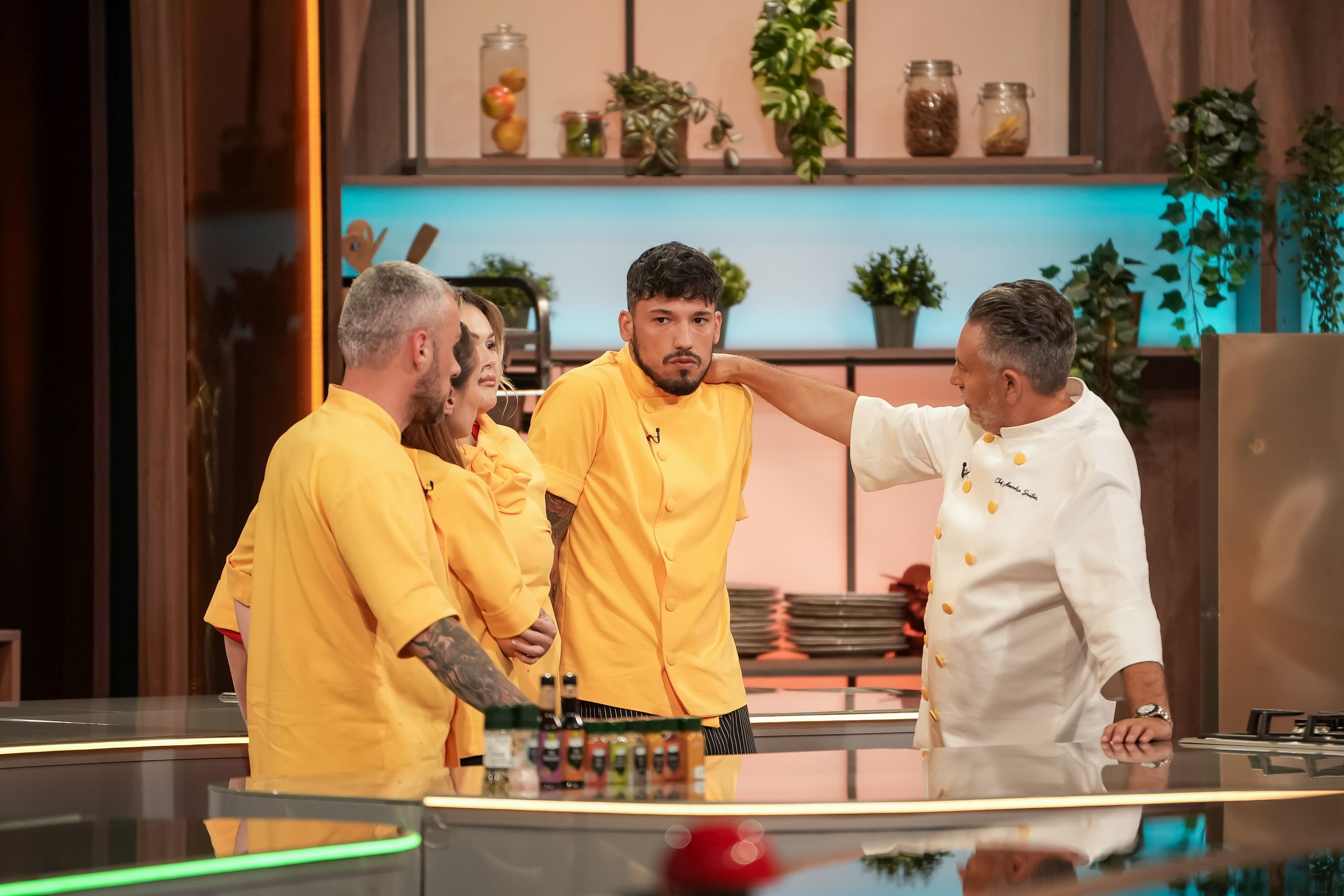 Chefi la cuțite 17 decembrie 2025. Competiția culinară ia o întorsătură neașteptată, după dubla eliminare din ediția trecută