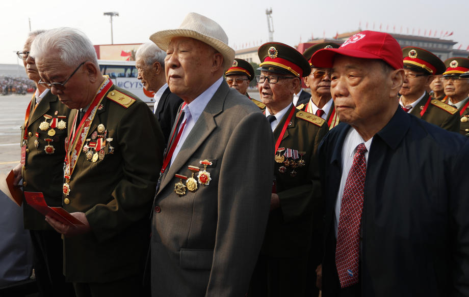 Defilare grandioasă la Beijing. China sărbătorește 70 de ani de comunism, în timp ce la Hong Kong se cere mai multă democrație