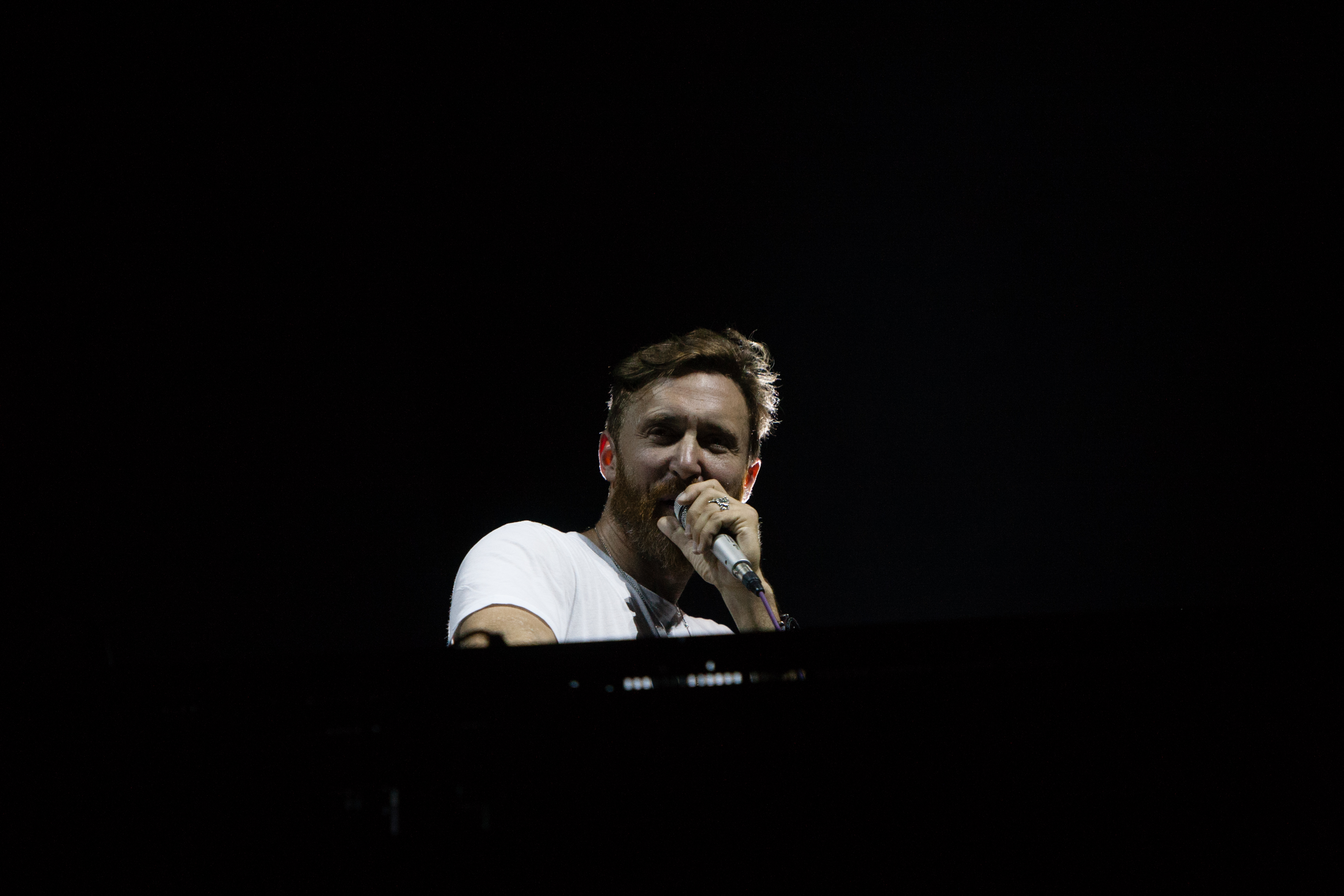 David Guetta, show electrizant la Romexpo. Mii de oameni au venit să-l vadă | FOTO