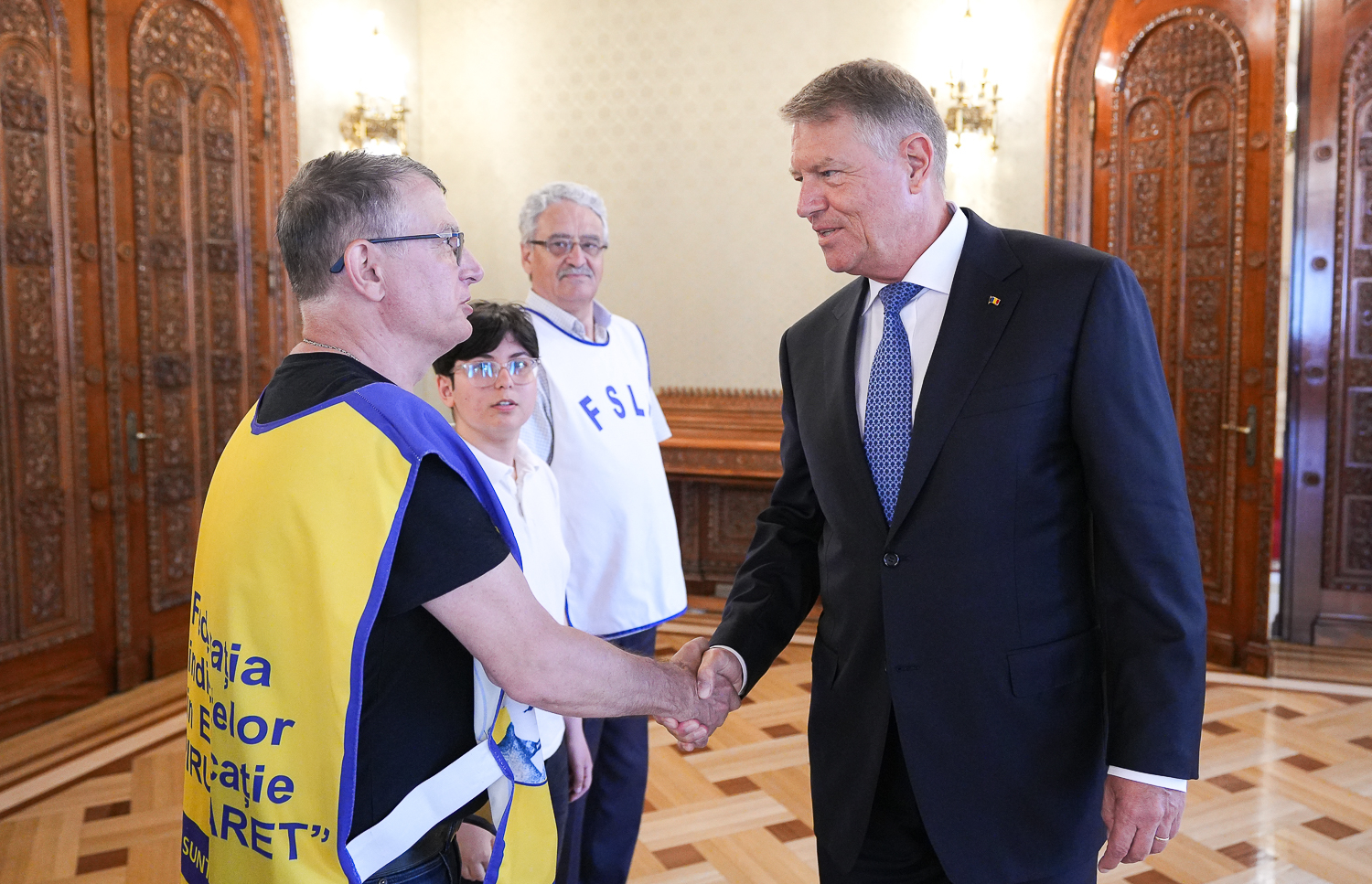 Al doilea protest major al cadrelor didactice. Ce le-a promis Iohannis sindicaliștilor, în a doua săptămână de grevă, în timp ce profesorii protestau la Palatul Cotroceni