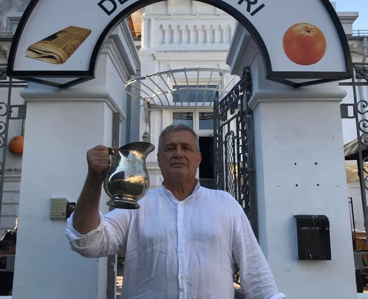 Cât costă o porție de salată de boeuf la restaurantul lui Mircea Dinescu din București: „Testăm și ne dăm cu părerea”