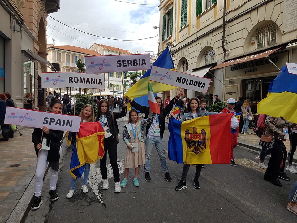 O fetiță din România, premiată la Festivalul San Remo Junior. A impresionat cu o melodie din repertoriul lui Charles Aznavour | FOTO & VIDEO
