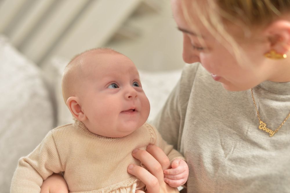 O tânără din Marea Britanie a intrat în comă și a născut un bebeluș, fără să știe că era însărcinată. Cum s-a întâmplat miracolul / FOTO