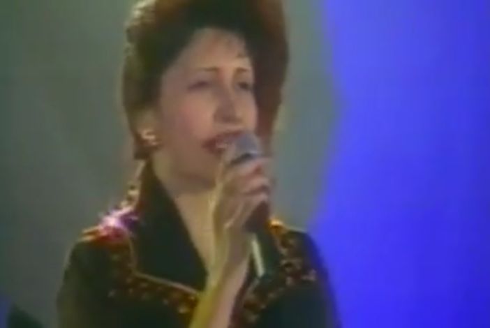 De necrezut cum arăta Silvia Chifiriuc la începuturile sale. Cântăreața, așa cum era înainte de a deveni nevasta lui Petre Roman | FOTO & VIDEO