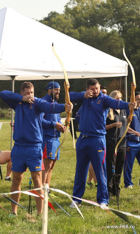 Stejarii s-au distrat tir cu arcul, tras la talere sau la tinţă fixă. ^Convocat în locul lui Ovidiu Toniţa, accidentat, Vlad Nistor a făcut primul antrenament la Cupa Mondială / FOTO&VIDEO