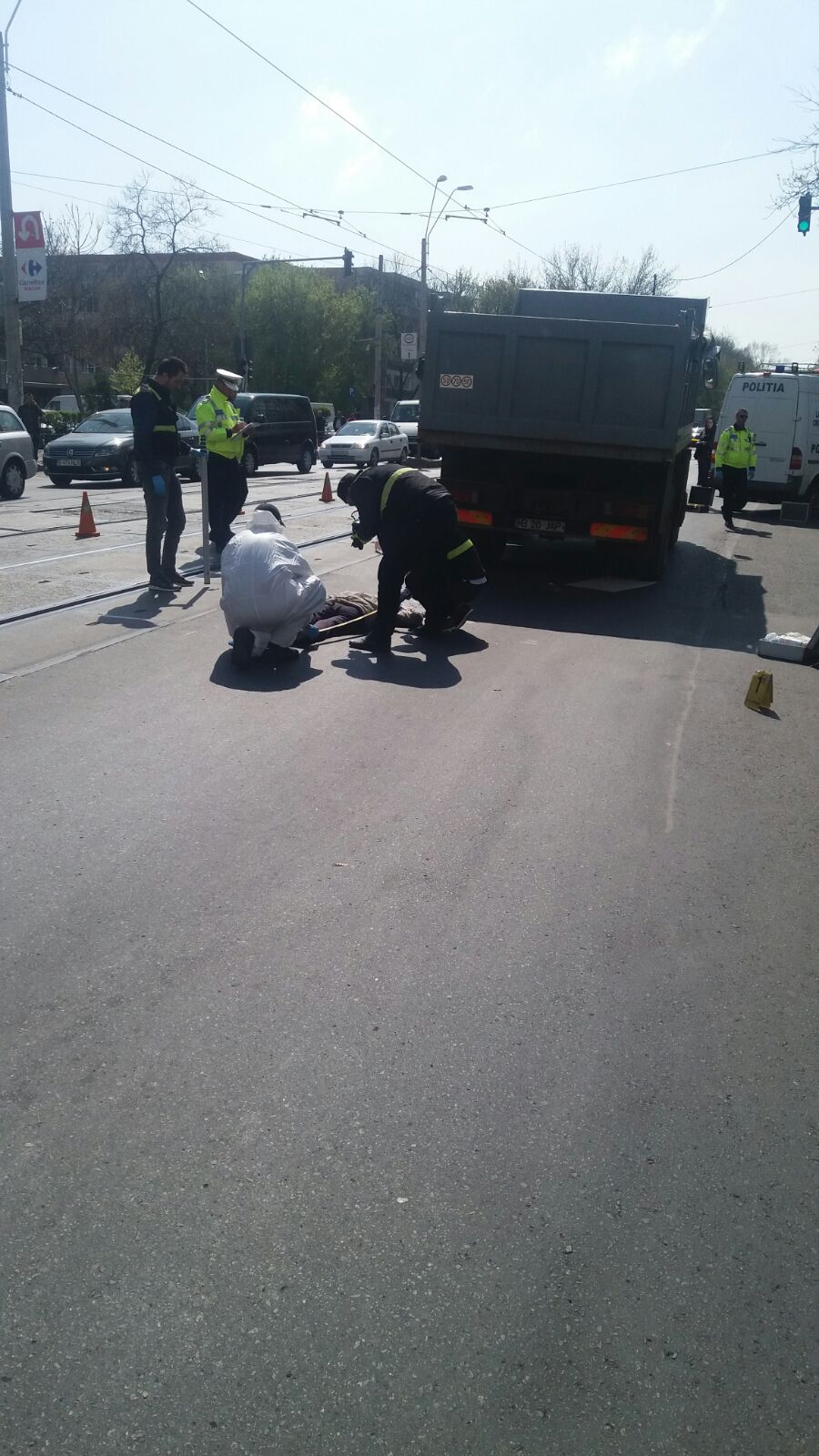 FOTO EXCLUSIV/ Mărturia șocantă a șoferului de camion care a călcat o bătrână. I-a marcat și pe anchetatori