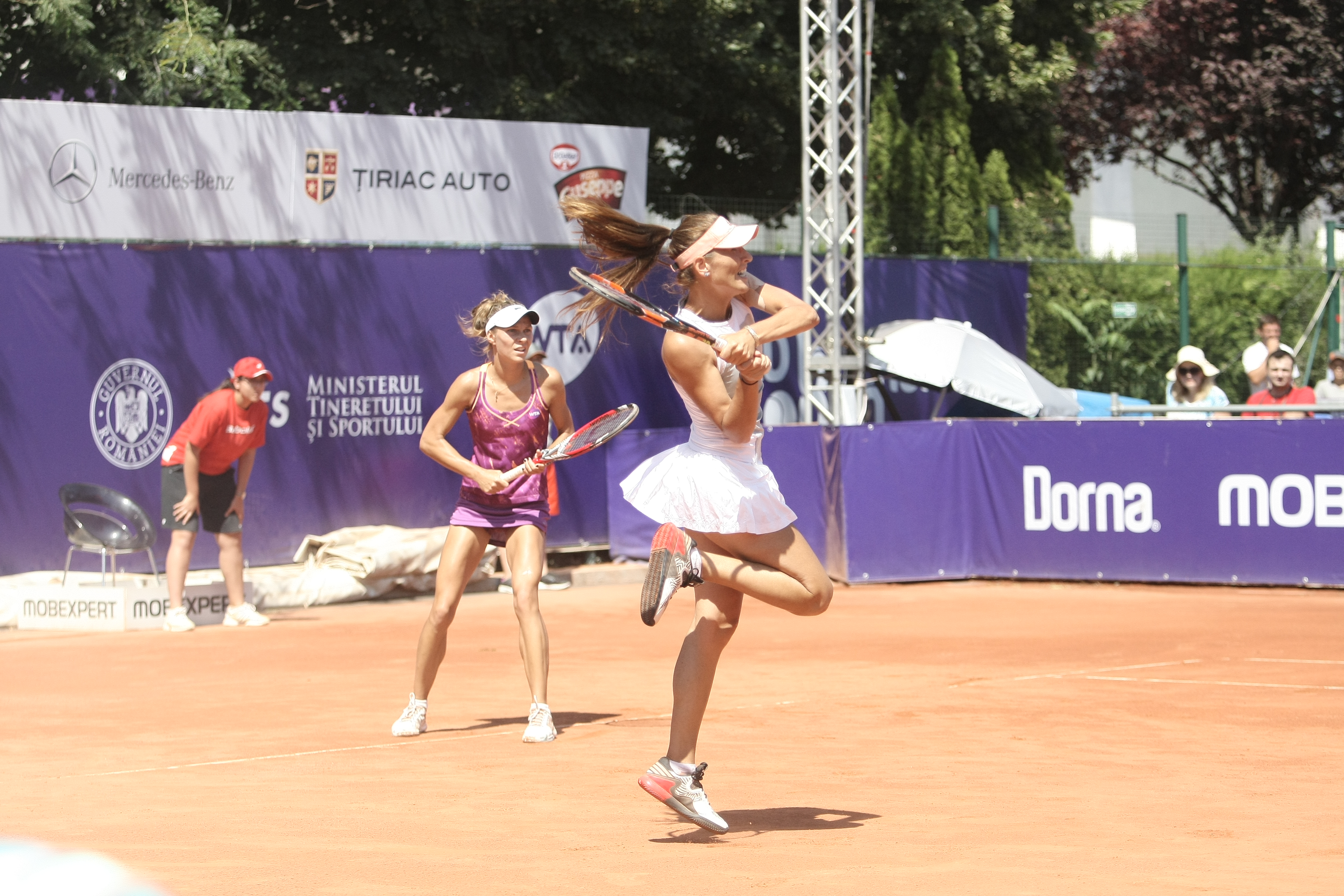 Openul de tenis al României. Halep s-a calificat în finală, după un meci agonizant. Alexandra Cadanțu joacă și ea în ultimul act la dublu | LIVEBLOG și GALERIE FOTO