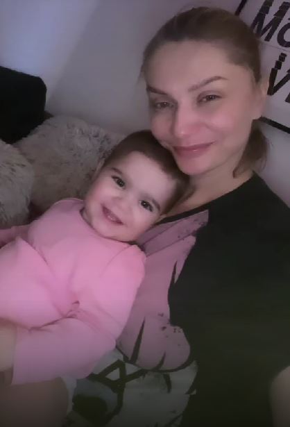 Cu cine s-a mutat Cristina Cioran, după despărțirea de Alex Dobrescu. Își crește fetița singură: „O voi duce la creșă”