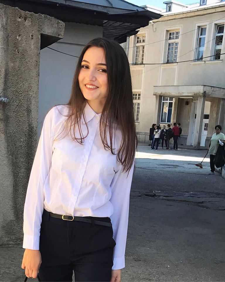 VIDEO/Miss România fără botox și tatuaje. Elvira Bolovan are 17 ani și vrea să fie soprană