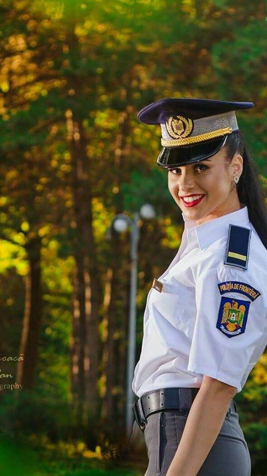 Cea mai frumoasă polițistă de frontieră din țară? E mândria colegilor! GALERIE FOTO