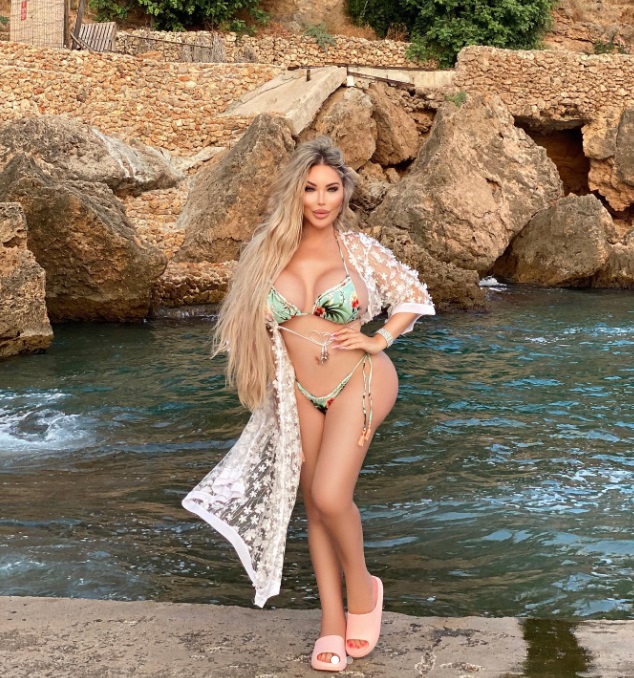 Cine e Jessica Alves de la „Chefi la cuțite”. A cheltuit peste 700.000 de lire sterline pe operațiile estetice pentru a se transforma din bărbat în femeie