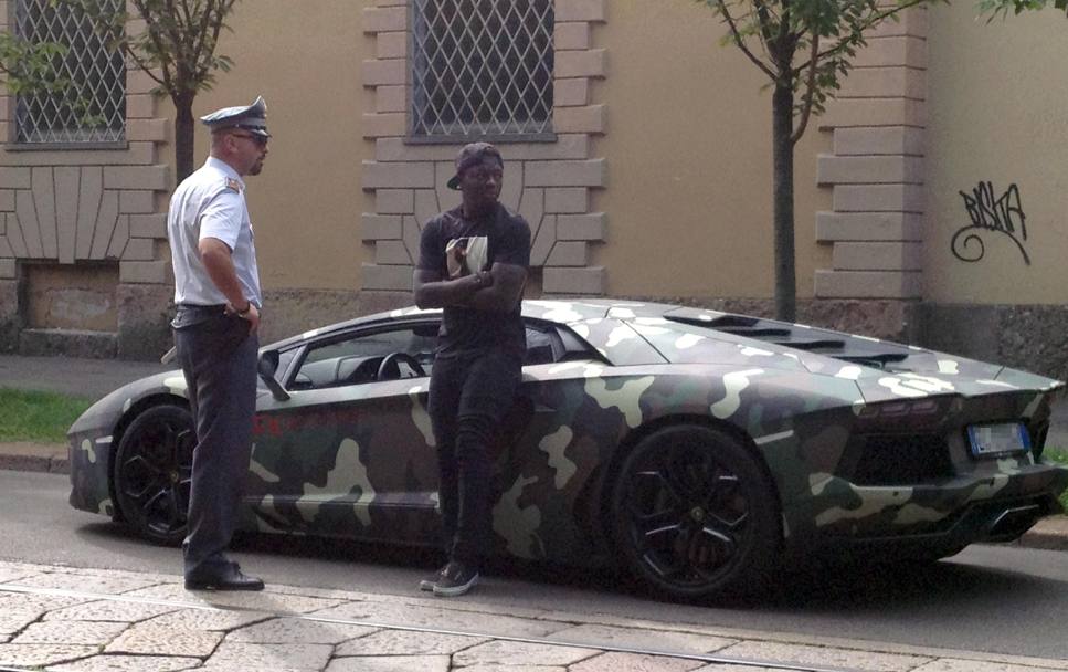 FOTO/ Sulley Muntari, aproape să fie arestat! Garda Financiară l-a confundat cu un infractor!