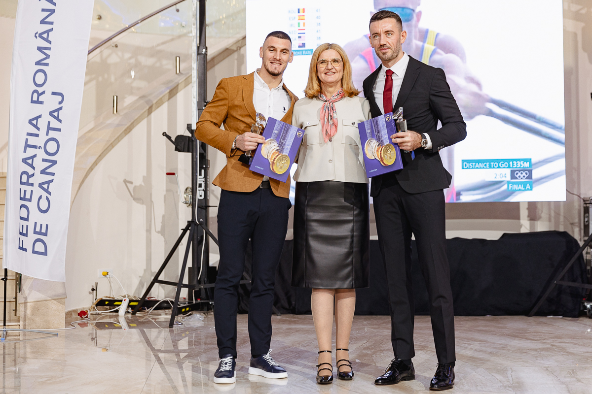 Sportivi de excepție, premiați la Gala Canotajului Românesc. Campionii s-au alăturat campaniei umanitare inițiate de Fundația Ringier pentru a-l ajuta pe Alex, bolnav de cancer, să strângă 250.000 de euro pentru imunoterapie