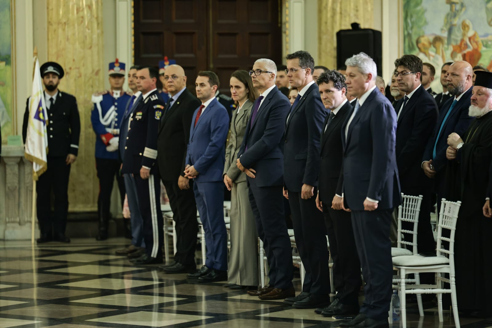 Mesajul transmis de Nicuşor Dan la aniversarea MAI despre violenţa la adresa femeilor și despre consumul de droguri
