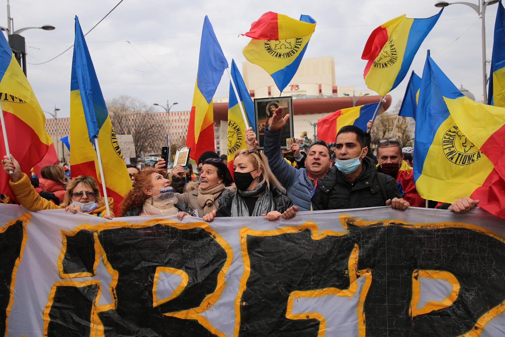 Noi proteste în București și Constanța. „Foamea ne scoate din casă”