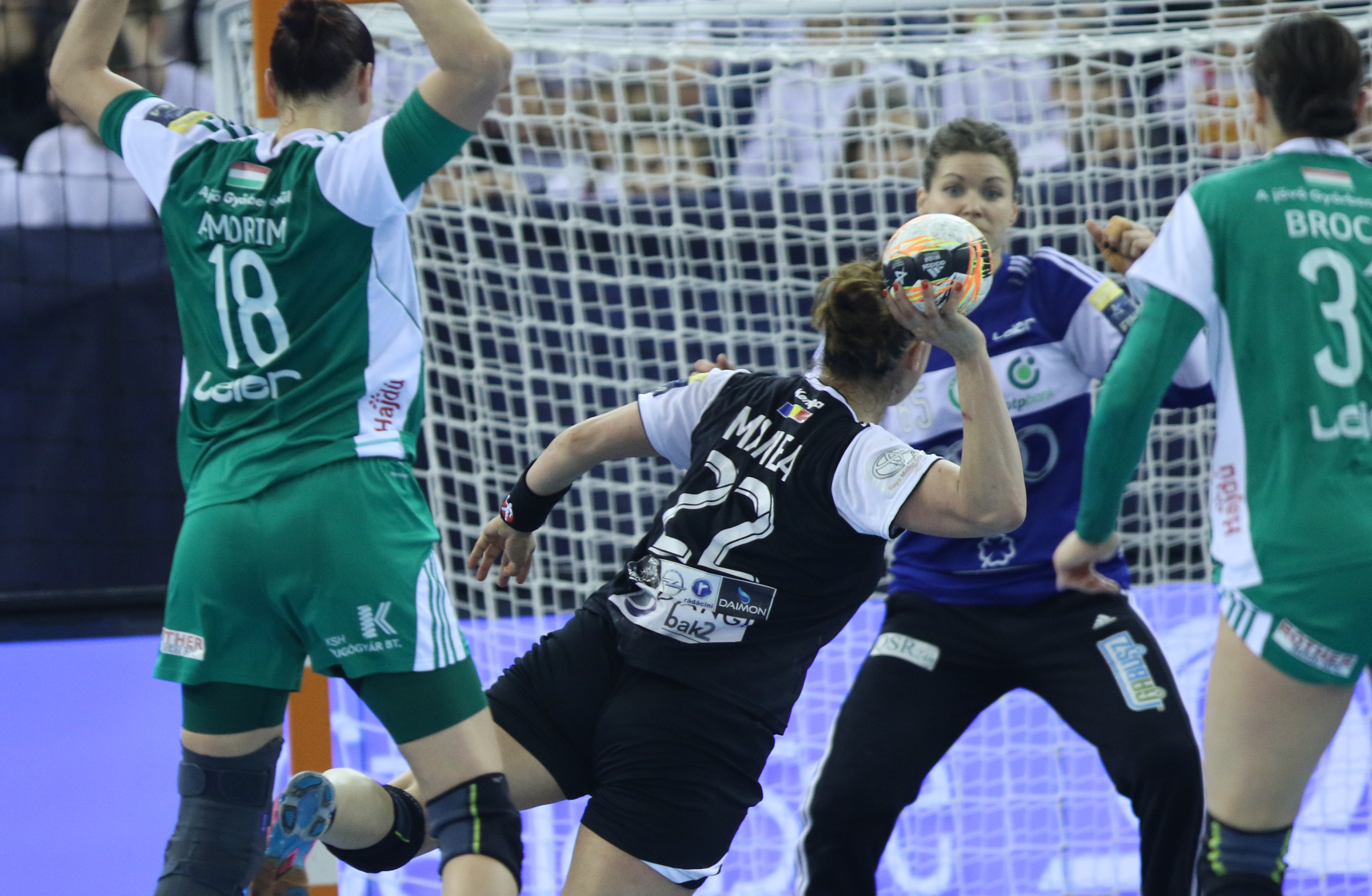 CSM Bucureşti este noua regină a Europei. Echipa noastră a câştigat, dramatic, la 7 metri, finala Ligii Campionilor la handbal feminin cu Gyor/ FOTO