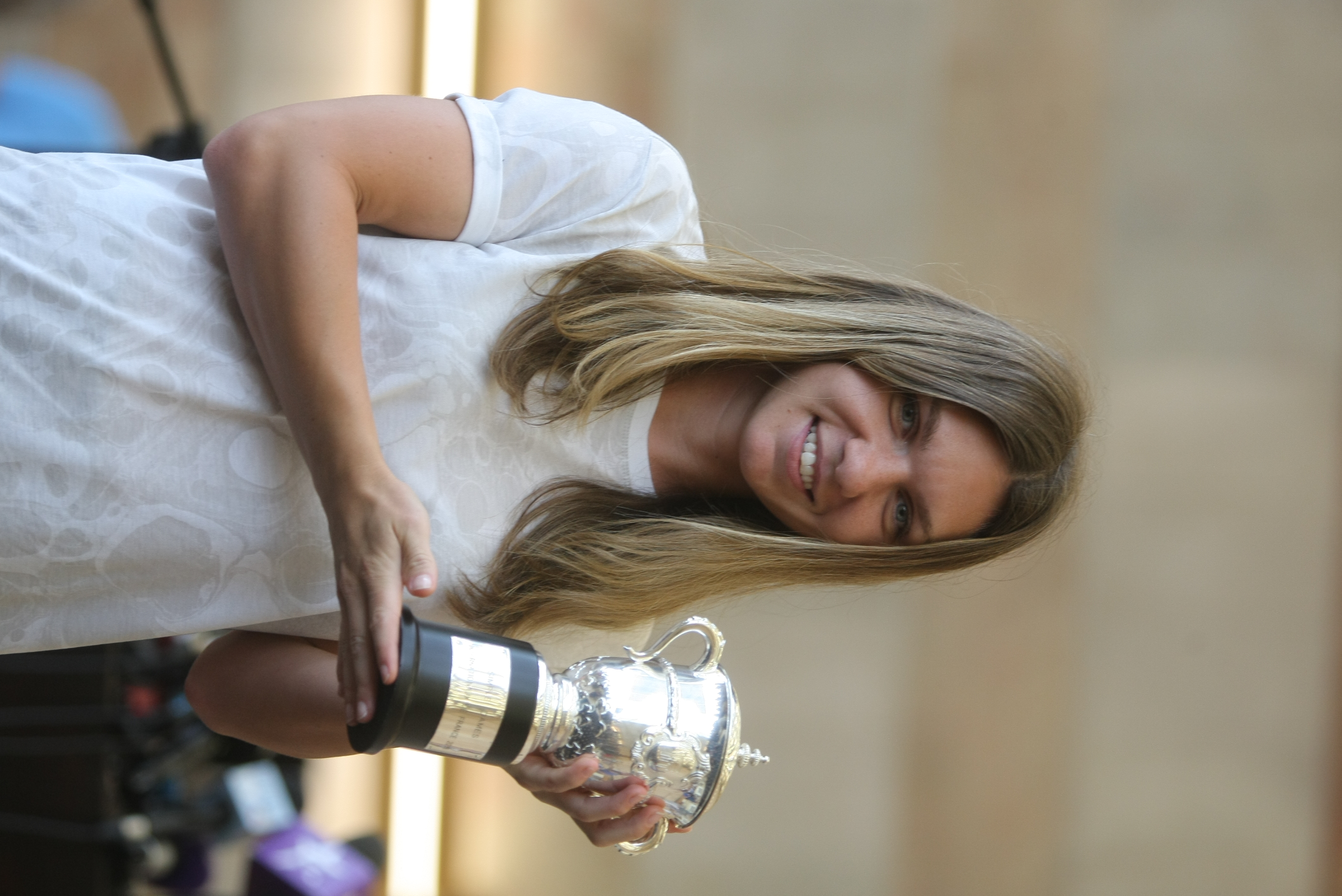 Imagini de la sosirea Simonei Halep în România. Liderul WTA, emoționat de primirea făcută / GALERIE FOTO