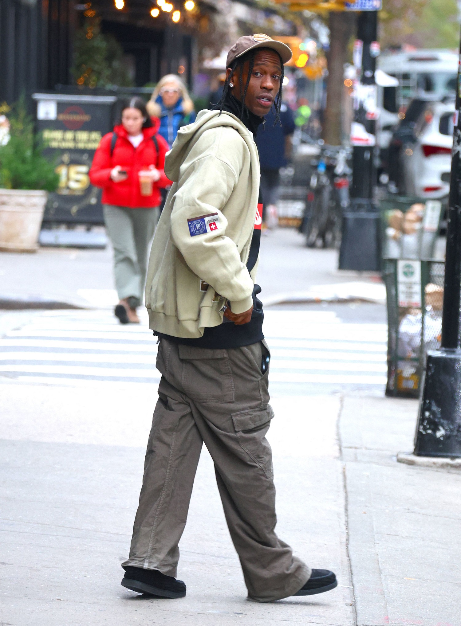 Travis Scott, arestat la Paris după o altercație cu un agent de securitate. Rapperul se luase la bătaie cu propriul său bodyguard
