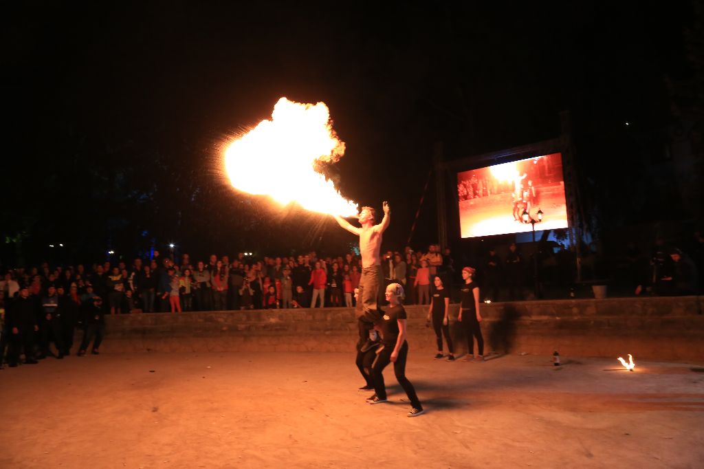 Festivalul Sinaia Forever s-a terminat fără artificii. Poliția a trimis mascații să taie alimentarea cu energie electrică / VIDEO