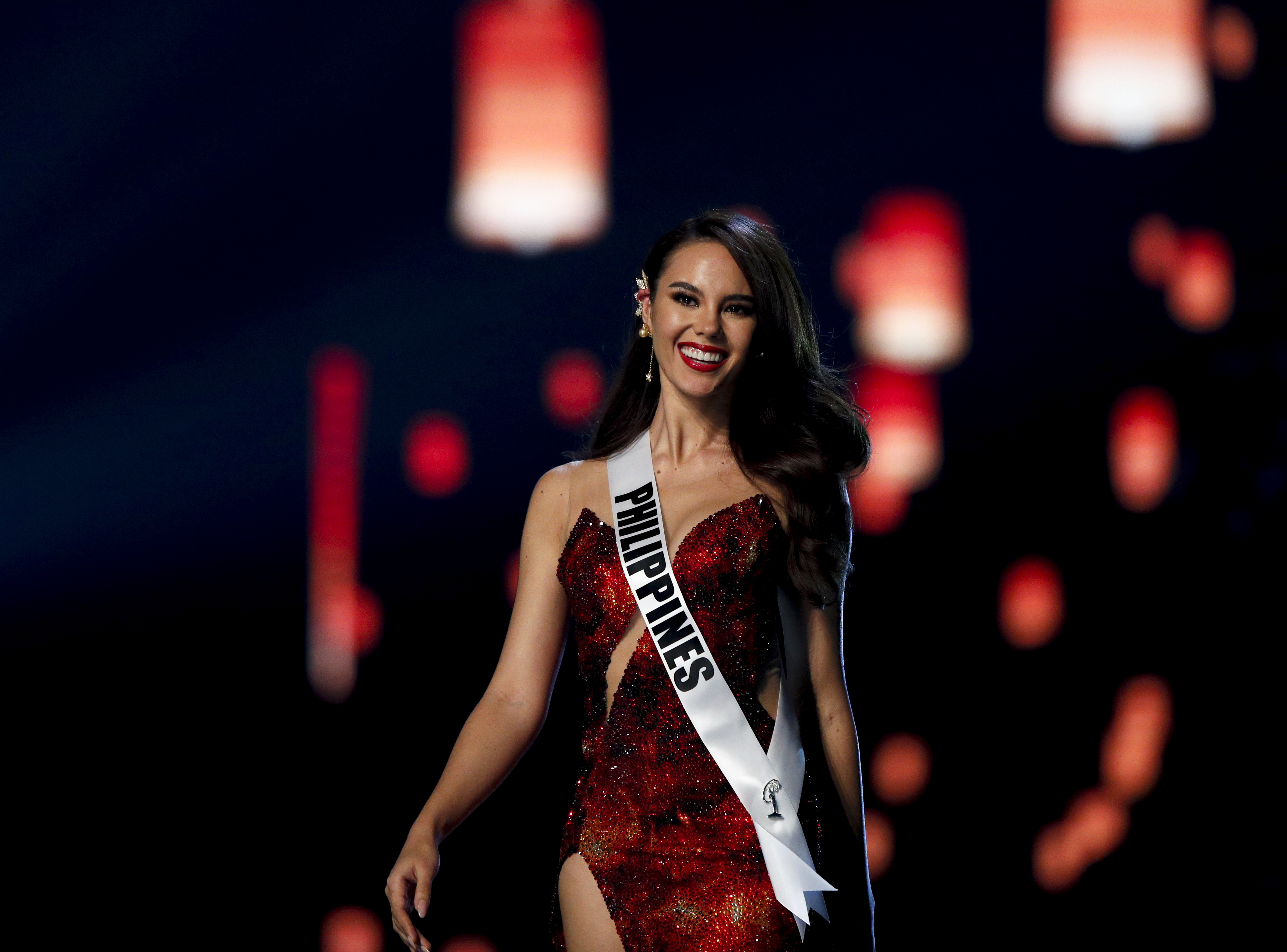 GALERIE FOTO. Ea este Miss Univers 2018! Are 24 de ani și nu a vizitat niciodată Europa