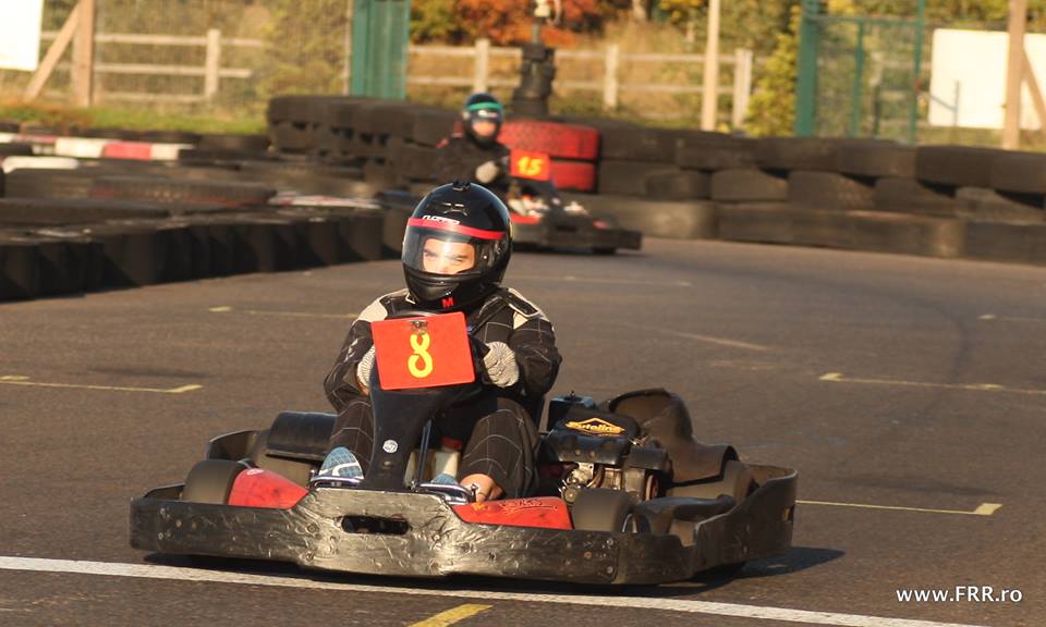 Stejarii s-au distrat la karting, în aşteptarea meciului cu naţionala Canadei, marți, ora 18:45 / GALERIE FOTO