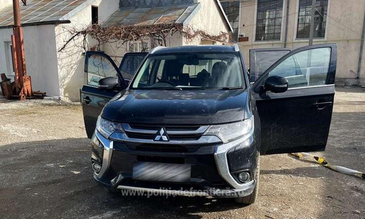 Un bărbat din Botoșani a rămas fără mașina de 90.000 de lei, adusă din Marea Britanie. Cum au descoperit polițiștii că e furată