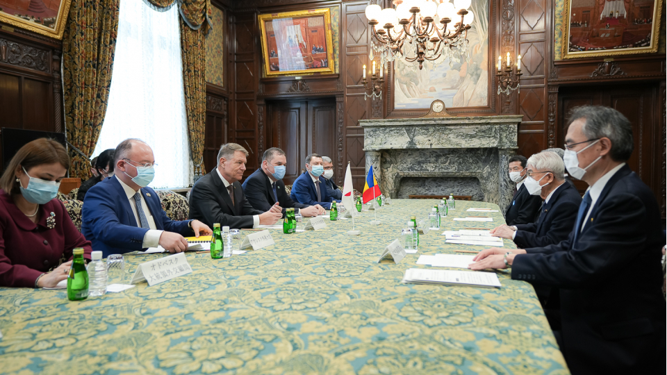 Klaus Iohannis a fost singurul care nu a purtat mască la întâlnirea cu oficialii Japoniei