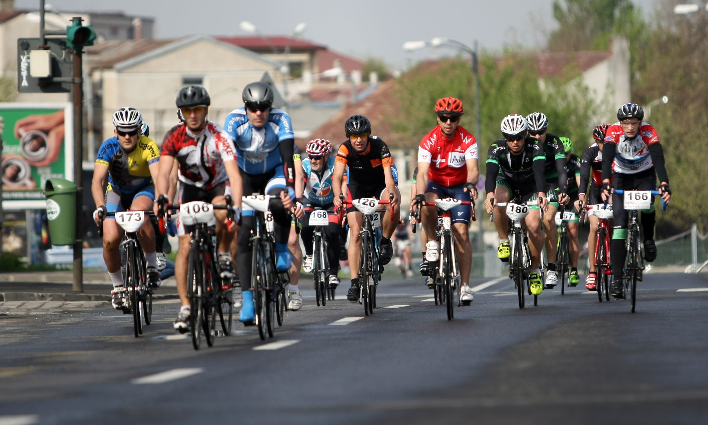Cicliștii au înconjurat Casa Poporului! Start la Bucharest Bike Break
