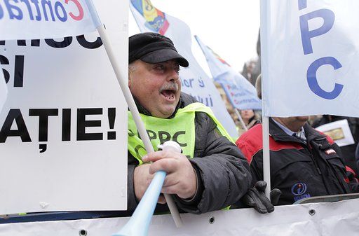 GALERIE FOTO/ Sindicaliștii din poliție și penitenciare protestează în stradă chiar în toiul reuniunii miniștrilor europeni de la București. Care sunt revendicările