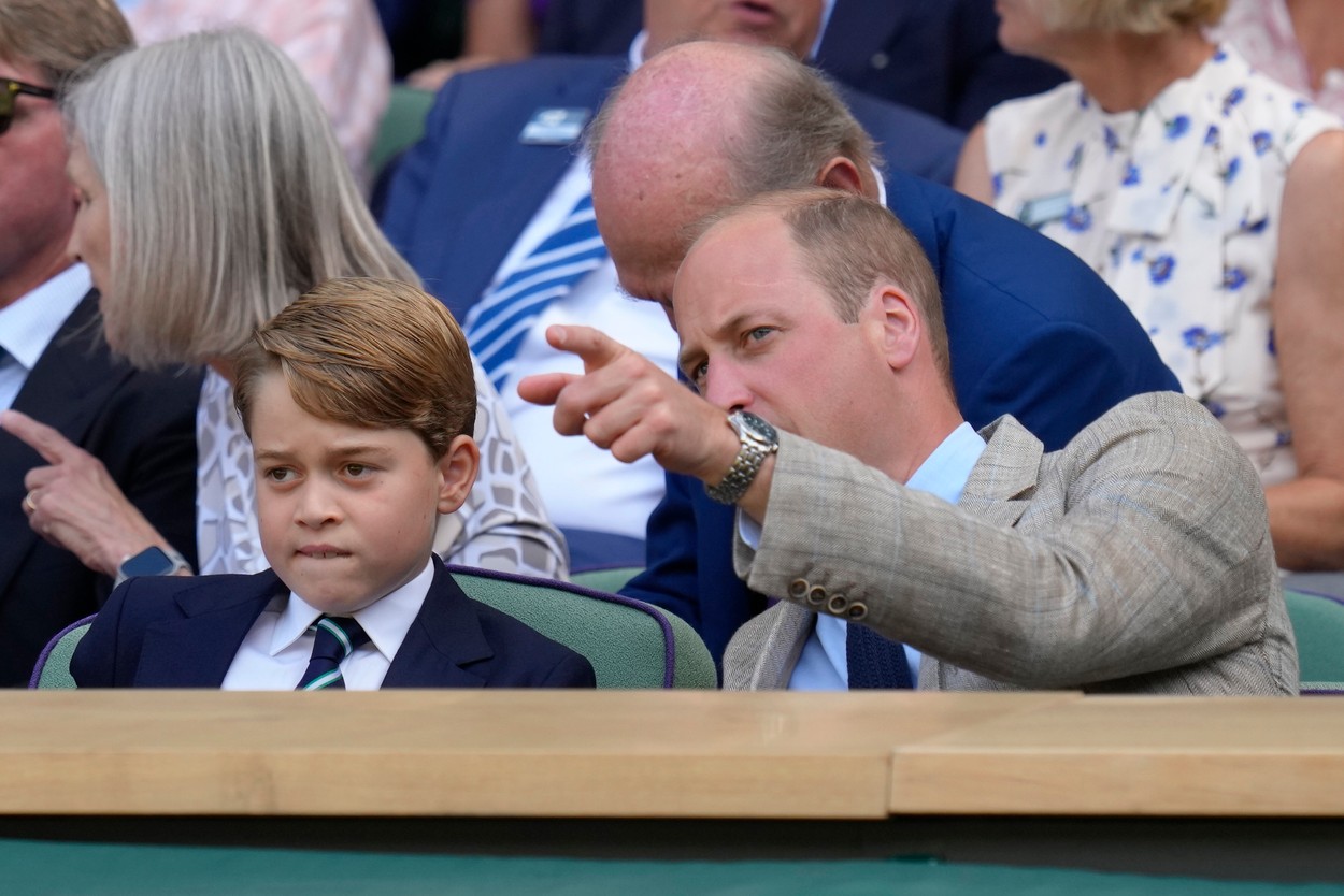 Prințul George al Marii Britanii, în centrul atenției la Wimbledon. Ducesa Kate și prințul William au stat în permanență cu ochii pe el