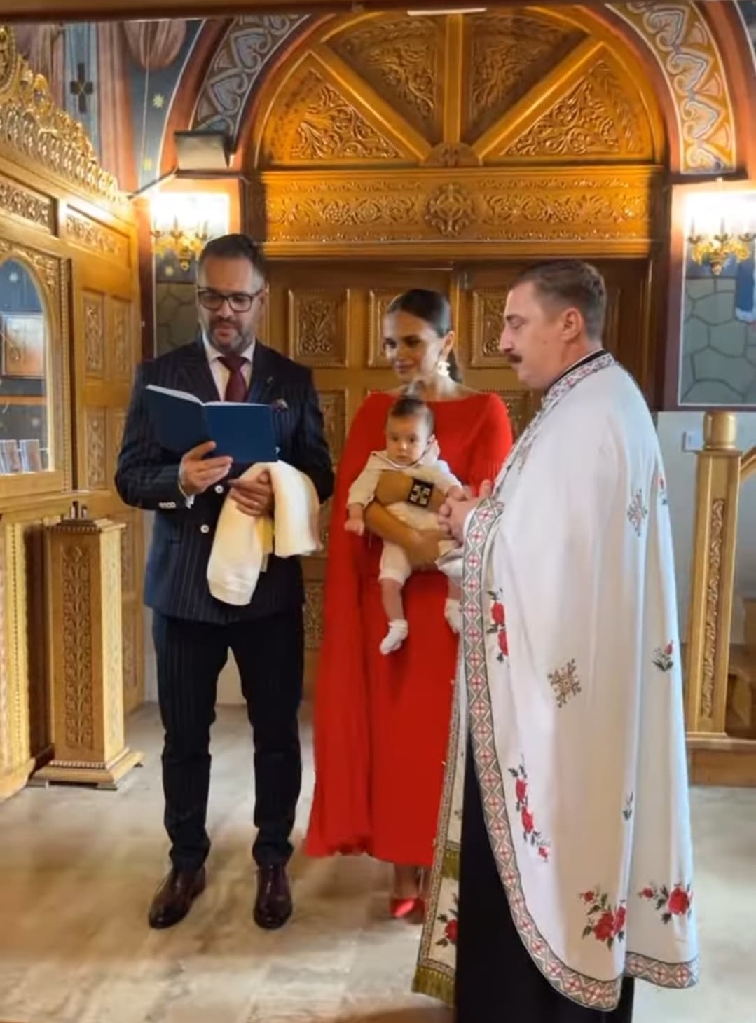 Anca Ciota și-a botezat băiețelul. Adelina Pestrițu, Ilinca Vandici, Simona Pătruleasa și alte vedete de la Kanal D au participat la eveniment