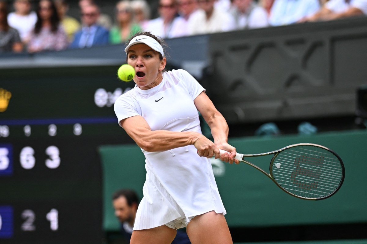 Simona Halep a purtat o rochie Valentino de peste 2.000 de euro, la prima apariție într-o emisiune la TV după verdictul de la TAS