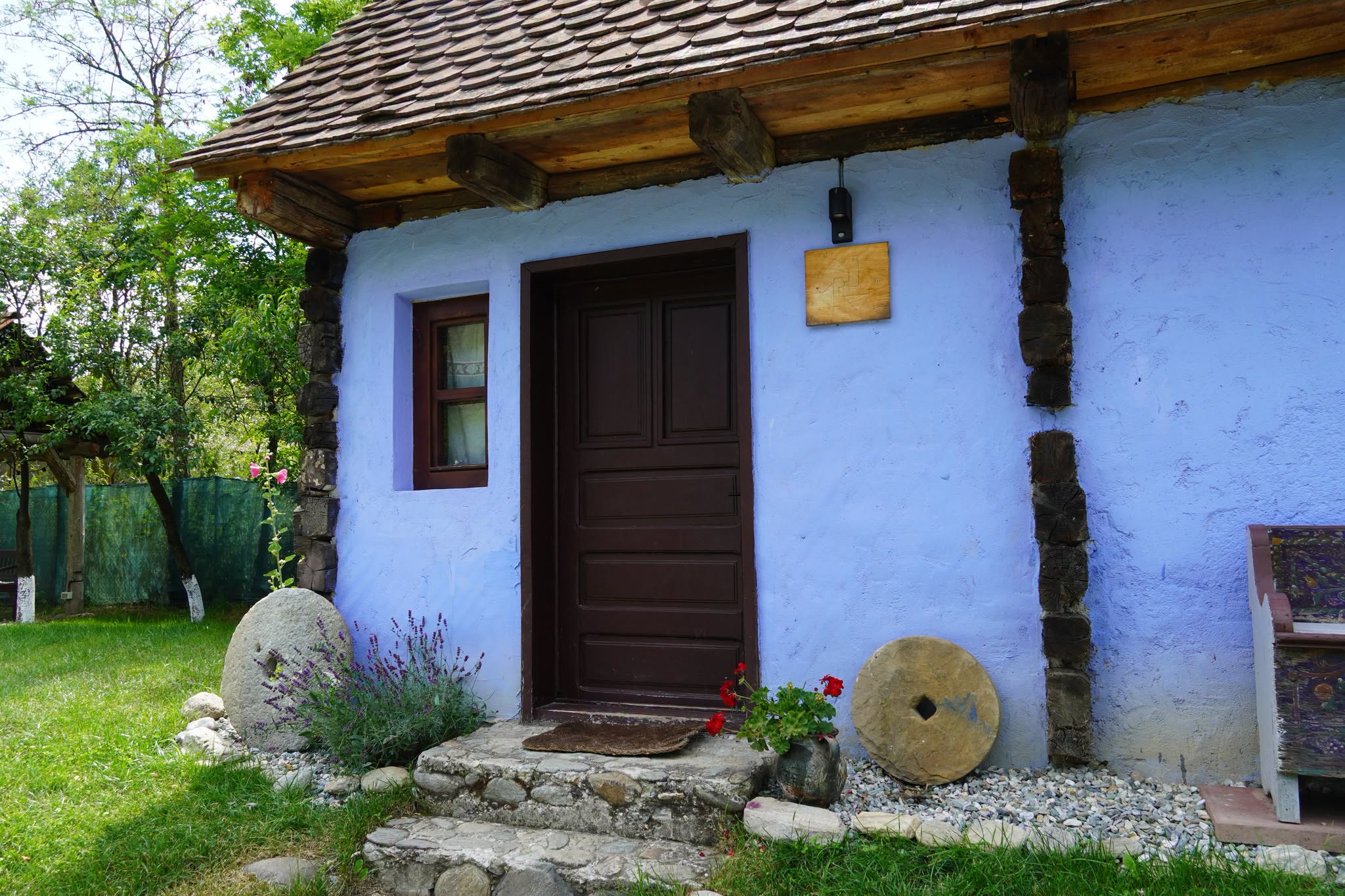 Alexandre Eram, dincolo de statutul de soț al Andreei Esca. Proiectul de suflet în care a investit aproape 20 de ani pentru a salva case tradiționale din Transilvania
