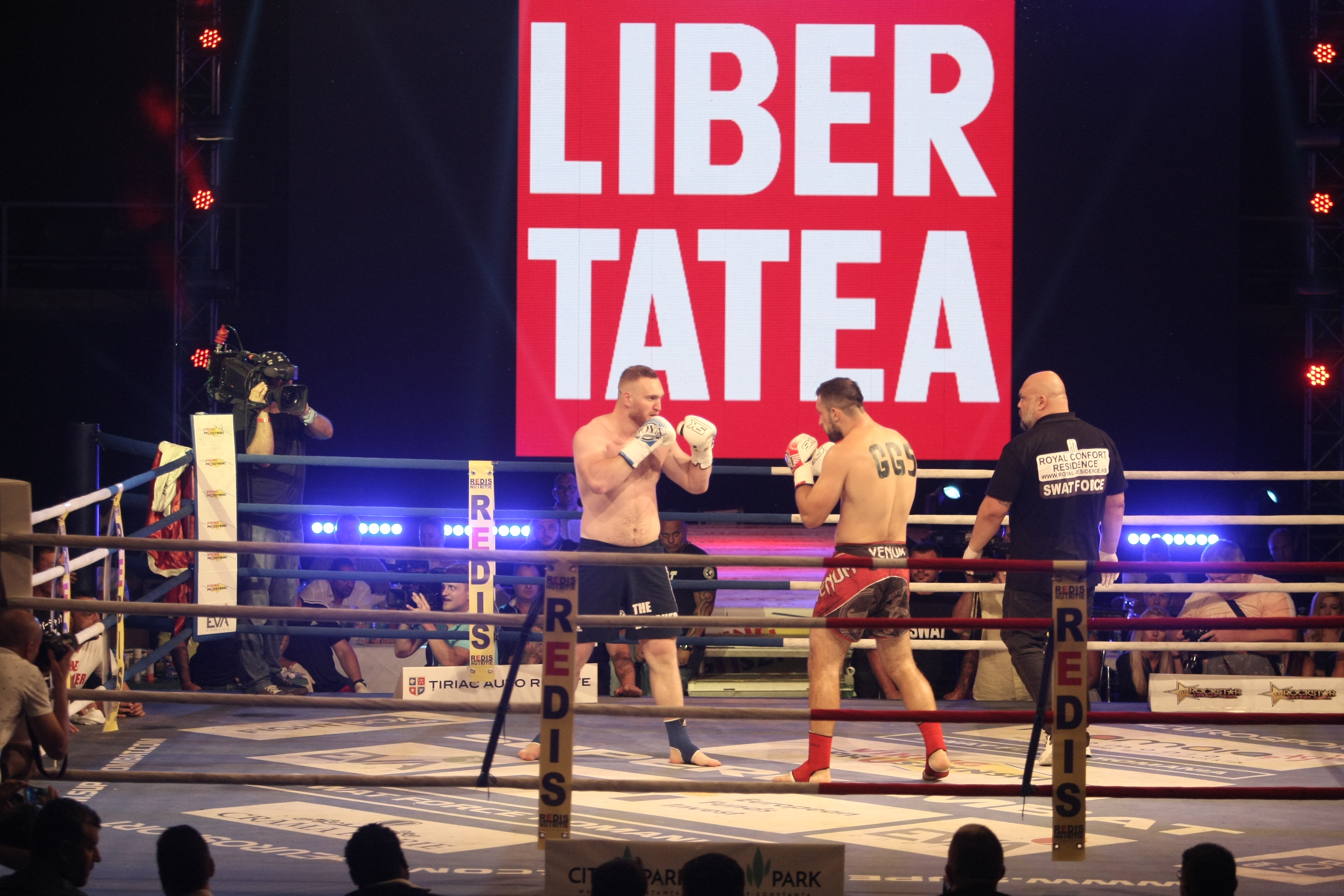 Superkombat. Seară cu pumni și cu picioare, dar nu de domnișoare! Bacary Sagna a venit la show | REZULTATELE GALEI