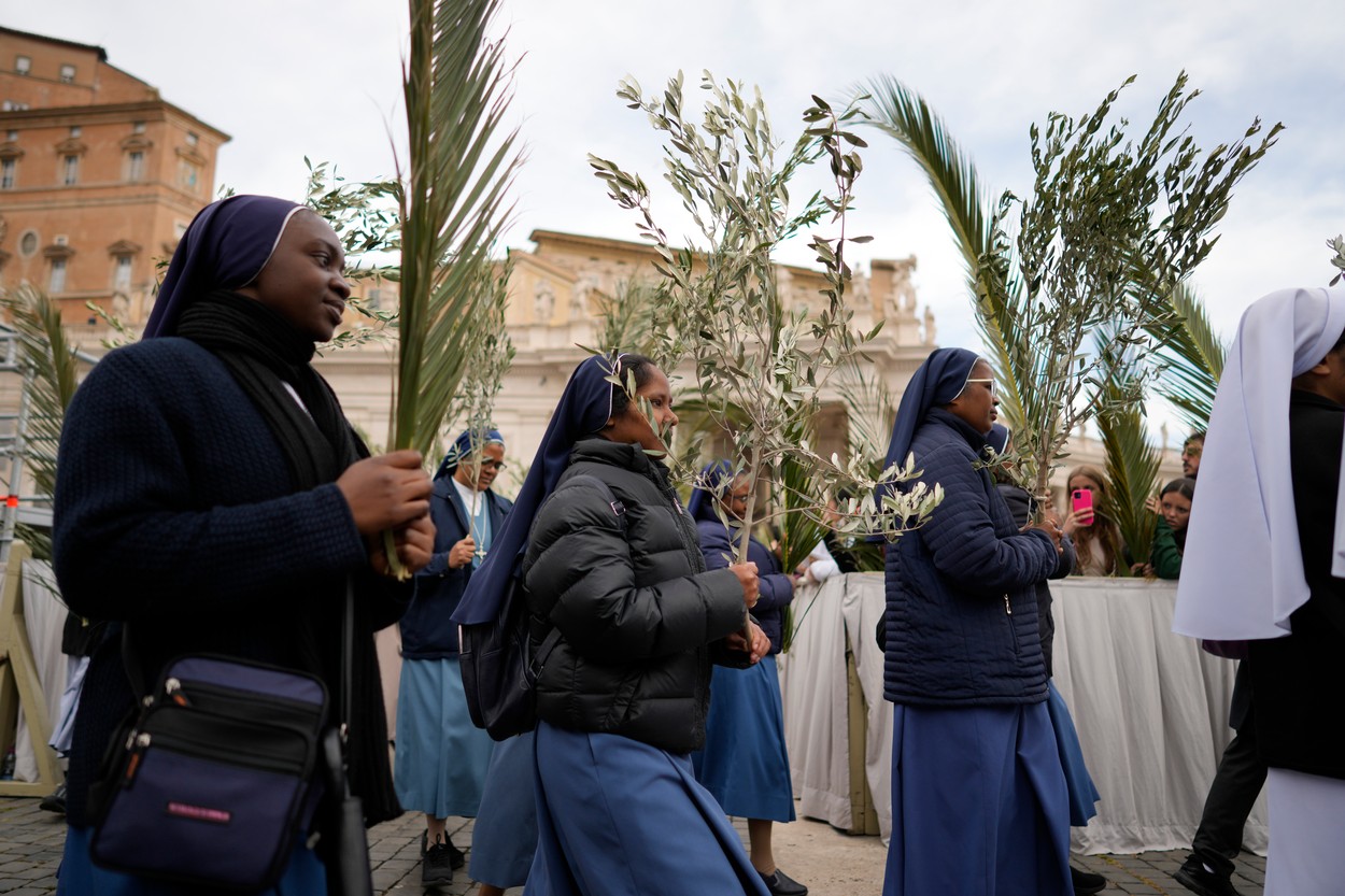 VIDEO | Papa Francisc a condus slujba de Florii de la Vatican, la o zi după ce a fost externat
