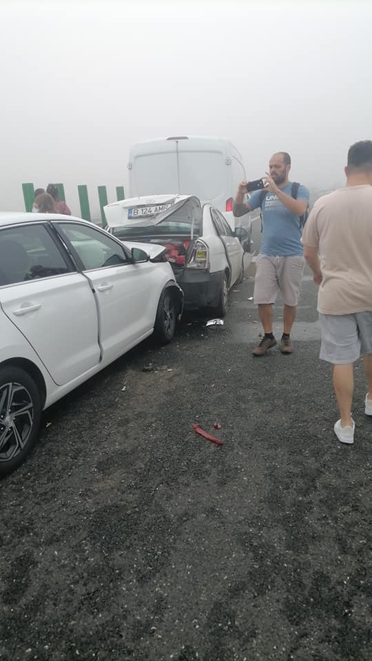 Haos pe drumul spre mare: 55 de mașini, implicate în 4 accidente în lanț pe Autostrada Soarelui. Peste 20 de oameni au fost răniți