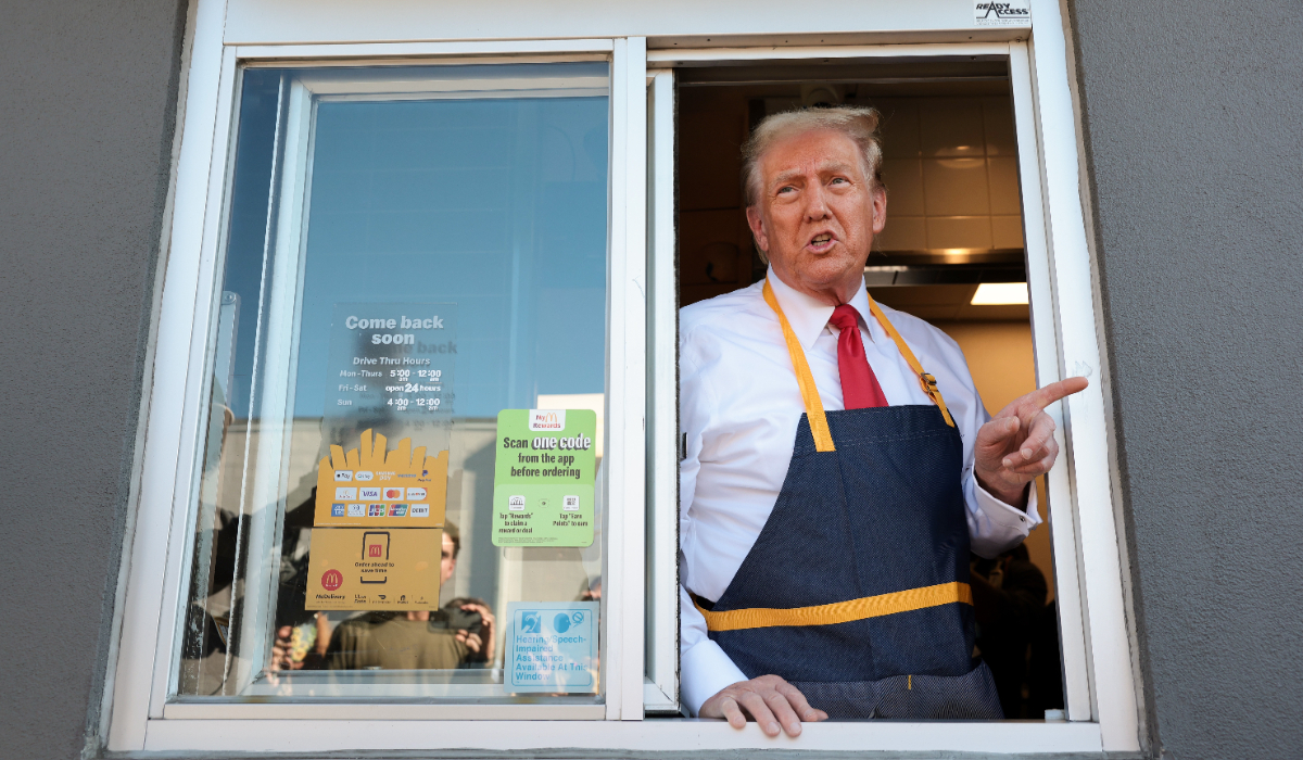 Cum vrea Donald Trump să salveze burgerii din SUA, una dintre mâncărurile lui preferate