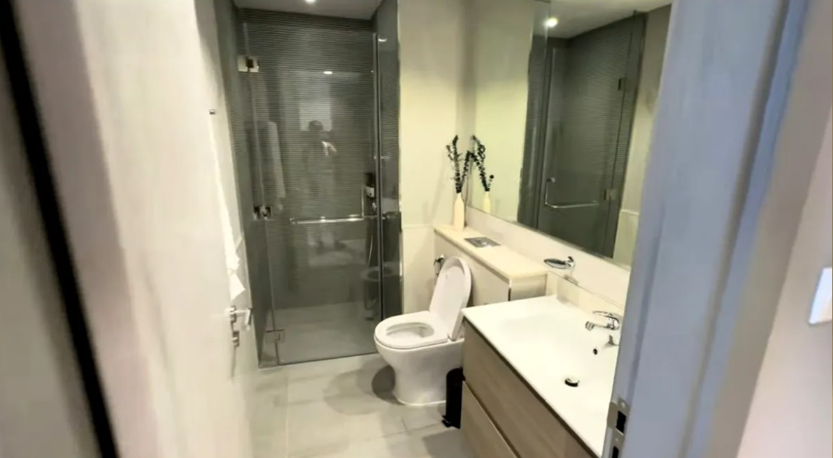 Imagini cu apartamentul din Dubai pe care și l-au cumpărat Armin Nicoară și Claudia Puican: „Aproape de Burj Khalifa. Au și piscină”